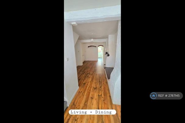 2 bedroom terraced house to rent - Photo 1