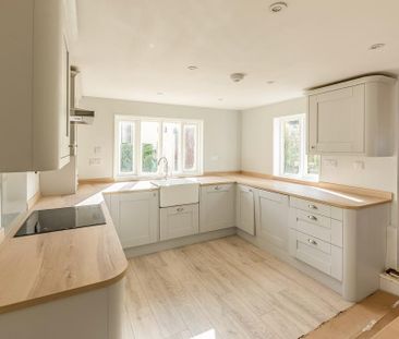 4 bedroom detached house to rent - Photo 5