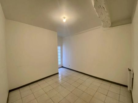A VILLENEUVE SUR LOT RIVE GAUCHE APPARTEMENT T2 EN REZ DE CH - Photo 2