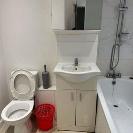 2 bedroom property to rent - Photo 3