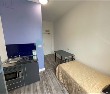 Studio Flat, First Floor, BN1 - Photo 4