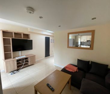 6 Bed Terraced House, De Beauvoir Road, RG1 - Photo 1