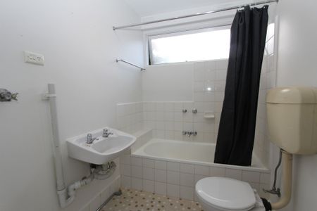 Thinking of selling? Contact our agent - Photo 5