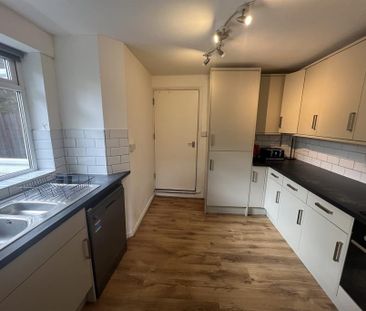 4 bedroom terraced house to rent - Photo 6