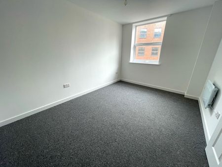 Town Centre, Taunton - Photo 4