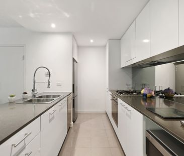 Sensational & Spacious Entertainer's Oasis - Photo 1