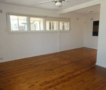 SPACIOUS 3 BEDROOMS CLADDED HOUSE - Photo 1