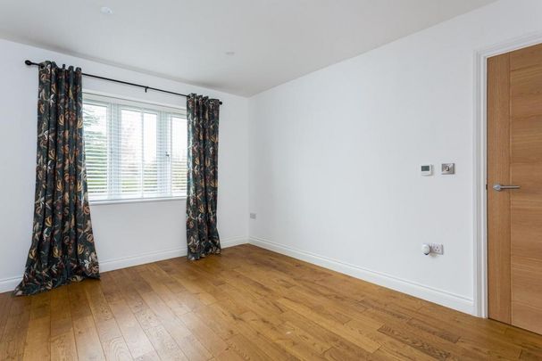 4 bedroom semi-detached house to rent - Photo 1