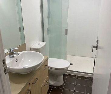 2 Bedroom, Fully Furnished in the Heart of the CBD - Photo 6