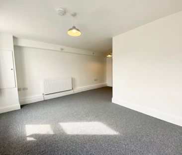 2 Bedroom - Photo 4