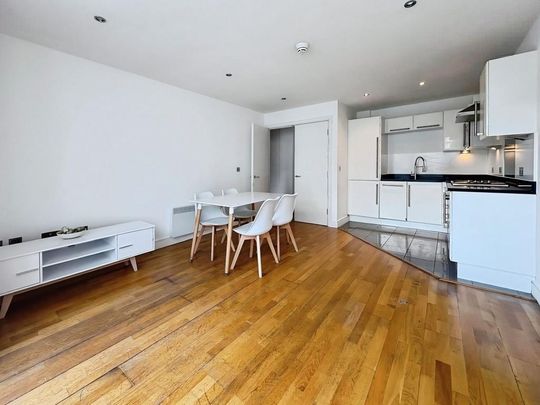 2 bedroom penthouse to rent - Photo 1