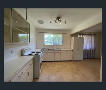 3 Bedroom Family Home ! - Photo 5