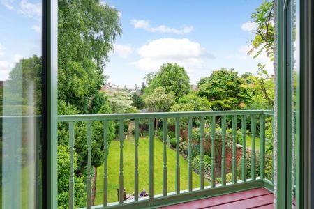 5 bedroom semi-detached house to rent - Photo 4