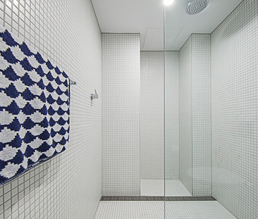 Fully Furnished High-end Living on Lonsdale! - Photo 3