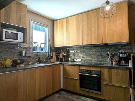 LOCATION VIDE A L'ANNEE Appartement Hyeres 3 pièces 60m2+véranda+parking privé - Photo 4