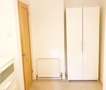 2 Bed Flat, London, SE1 - Photo 2