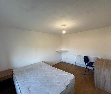 6 bedroom semi-detached house to rent - Photo 6