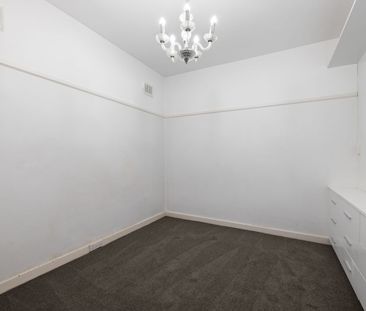 Stylish Inner-City Living on Cosmopolitan Stanley Street - Photo 3