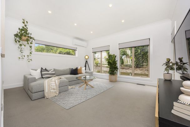 Chic Urban Living in Lilydale - Photo 1