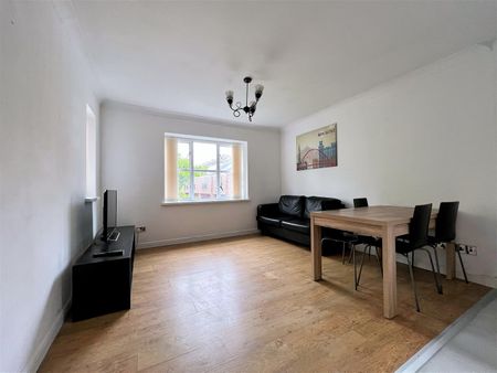 Sloane Court, Jesmond - Photo 4