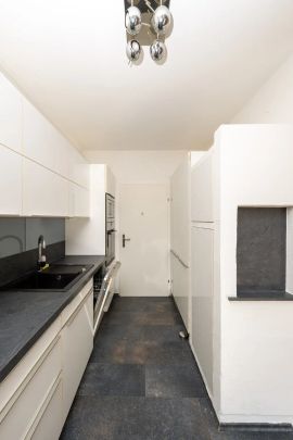 — ++ Erdgeschosswohnung mit Terrasse & Parkplatz in der Wienerstraße ++ - Photo 1