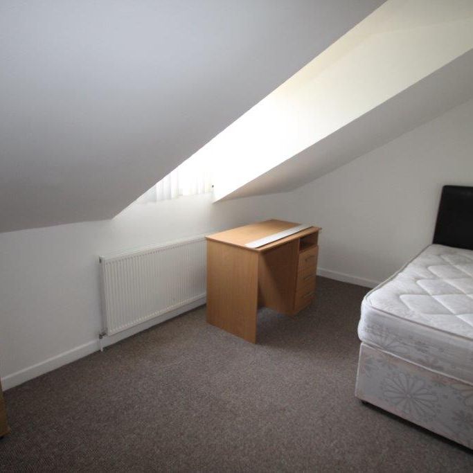 2 Bedroom | Flat 3, 9 North Road East, PL4 6AS - Photo 1