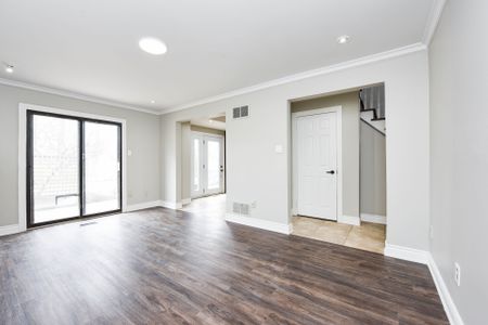 For Lease - 4205A Longmoor Drive, Burlington, Ontario - Photo 2