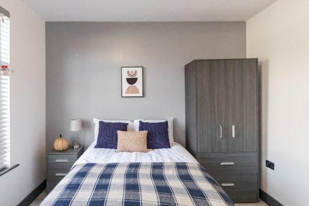 Studio Flat, Sandhurst Road, SE6 - Photo 1