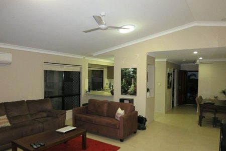 Modern, Easy Living - 30 Ellsworth Drive, Mount Louisa - Photo 4