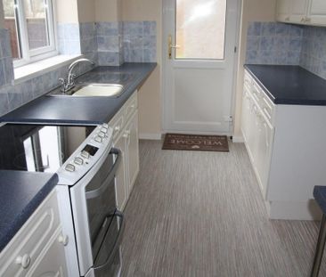 3 bedroom semi-detached house to rent - Photo 6