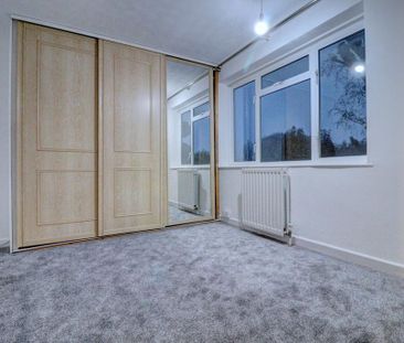 4 bedroom semi-detached house to rent - Photo 2