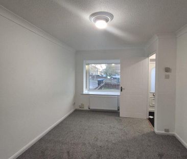 2 bedroom end of terrace house to rent - Photo 3
