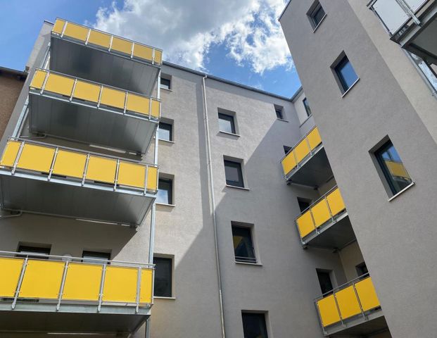 Familienwohnung mit Balkon, Aufzug, Fußbodenheizung, Einbauküche uvm.! - Photo 1