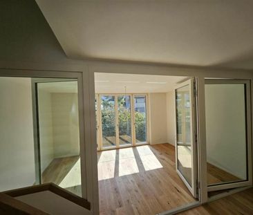 Modernes 5.5-Zimmer-Reihenhaus mit Garten in Ettingen - Erstbezug - Photo 2