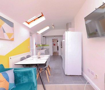 1 bedroom in a house share to rent - Photo 2