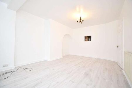 Langley Crescent, Dagenham, RM9 - Photo 2