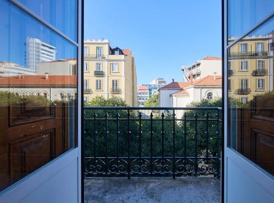 Avenida Duque dÁvila, Lisbon, Lisbon 1050-081 - Photo 1