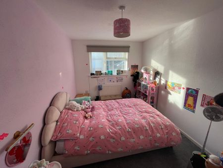 2 Bed Terraced House, Whitehawk Rd, BN2 - Photo 3