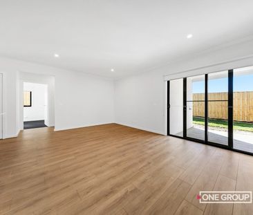 Modern 4-Bedroom Home with Double Garage - Photo 1