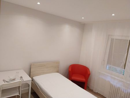 Chambre à - Photo 5
