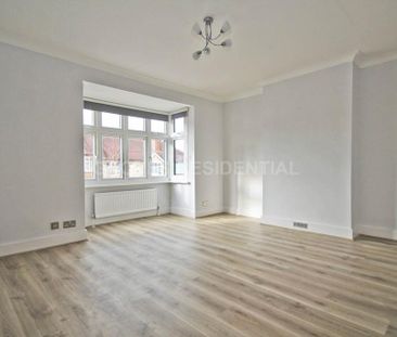 4 bedroom semi-detached house to rent - Photo 4