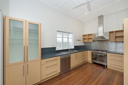 26 Plant Street, West End. - Photo 4