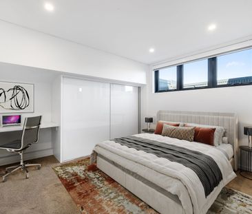 New York Loft Style Warehouse Conversion - Photo 6