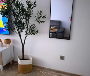 Piso de alquiler en C/ de Tomàs Ortuño, Centro Urbano - Photo 1