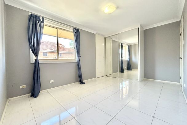 2/31 Livingstone Road, Lidcombe. - Photo 1