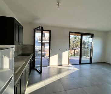 Location Appartement 2 pièces 54m² STE FOY LES LYON 69110 - Photo 1