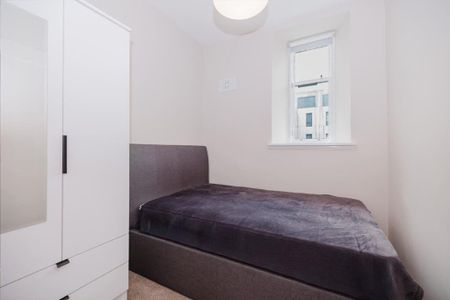 4 bedroom flat to rent - Photo 5