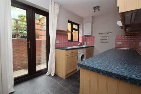 Mylne Close, High Wycombe - Photo 3