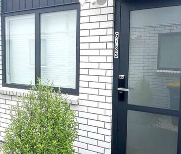 Modern 2 bedoom 2 bathroom Townhouse - Photo 2