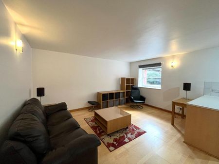 1 bedroom flat to rent - Photo 2